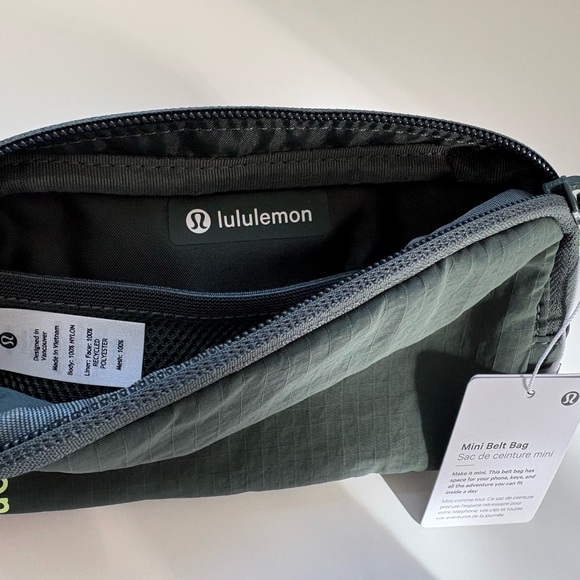 NWT Lululemon Mini Belt Bag Dark Forest/Faded Zap - Picture 3 of 3
